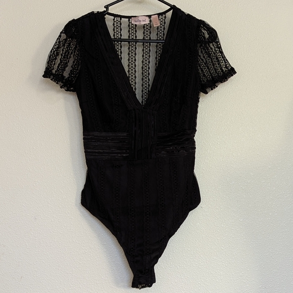Willow & Root Black Lace Sheer Back V neck Bodysuit Size Small - Picture 5 of 7